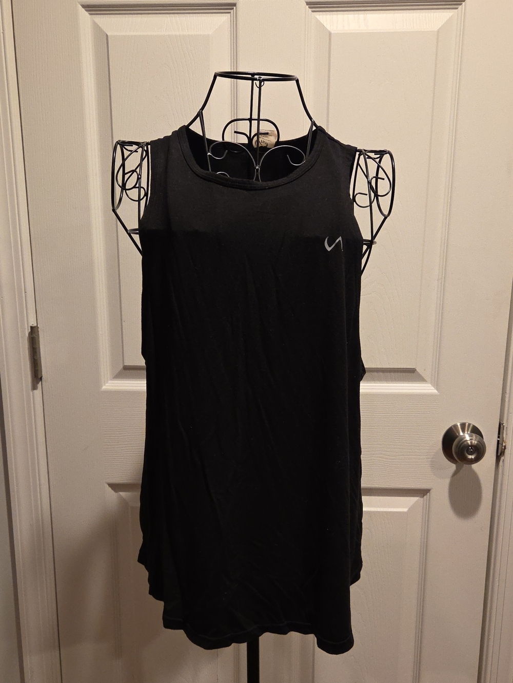 Black Sleeveless Athletic Tank Top